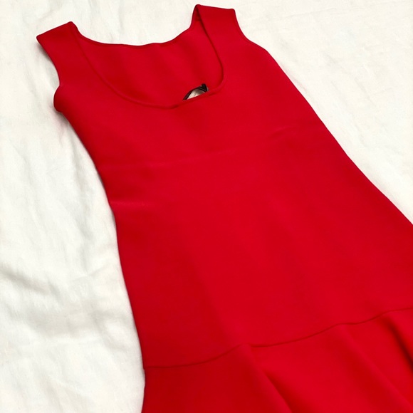 BCBGMaxAzria - Picture 4 of 7